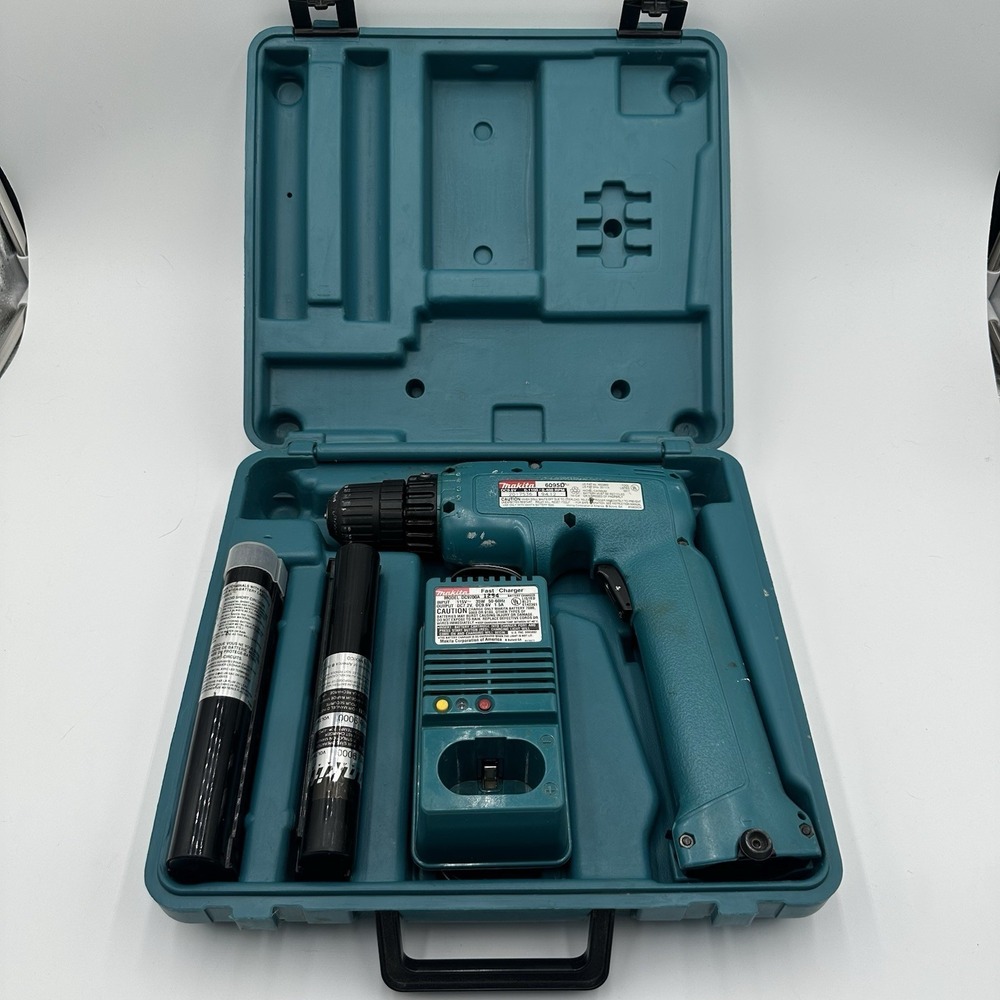 Makita 6095D 9.6V Drill Driver with Batteries and charger
